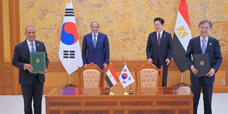 الرئيس السيسي ونظيره الكورى يشهدان التوقيع على عدد من الاتفاقيات ومذكرات التفاهم