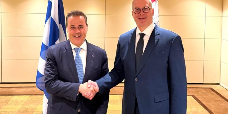 وزير البترول يبحث مع نظيره اليوناني دفع الشراكة المصرية اليونانية في قطاع الغاز والاستفادة من مقومات البلدين