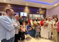 تقديرًا لإنجازها العربي.. وزير الطيران المدني يستقبل بطلة «تحدي القراءة العربي» بمطار القاهرة الدولي