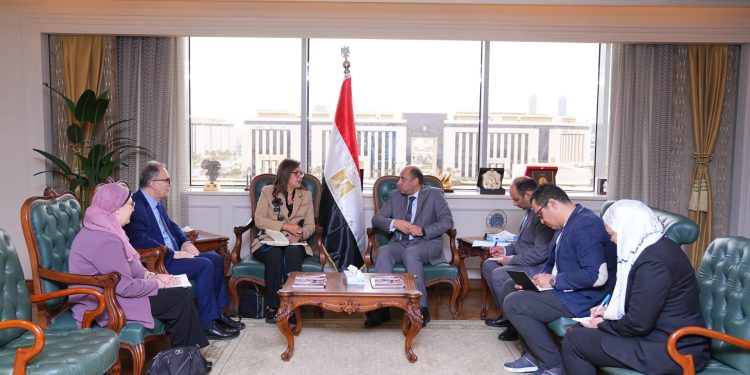 تنفيذًا لتوجيهات السيسي.. تعاون بين وزارة العمل والجامعة الأمريكية لتوظيف ذوي الهمم