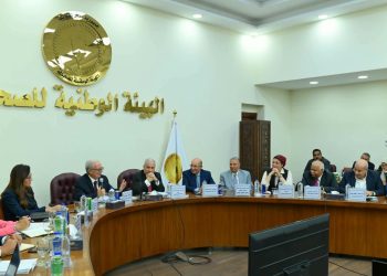 حسين عيسى يختتم اجتماعاته مع المؤسسات الصحفية القومية لبحث إعادة الهيكلة وتعزيز الاستدامة المالية