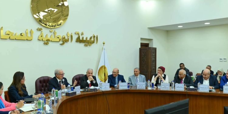 حسين عيسى يختتم اجتماعاته مع المؤسسات الصحفية القومية لبحث إعادة الهيكلة وتعزيز الاستدامة المالية