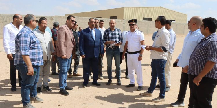 اللجنة المشتركة تواصل حملاتها لسحب أراضي المشروعات المتأخرة بالمناطق الصناعية
