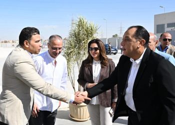 رئيس الوزراء يبدأ زيارة لمحافظة السويس لافتتاح عددٍ من المشروعات في قطاعات خدمية وتنموية
