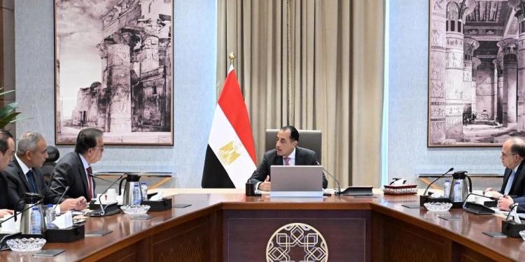 رئيس الوزراء يتابع مستجدات جلسة “صحة المواطن”