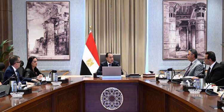 رئيس الوزراء يتابع مستجدات جلسة “ضبط الاسواق ومنظومة حماية اجتماعية أكثر فاعلية”