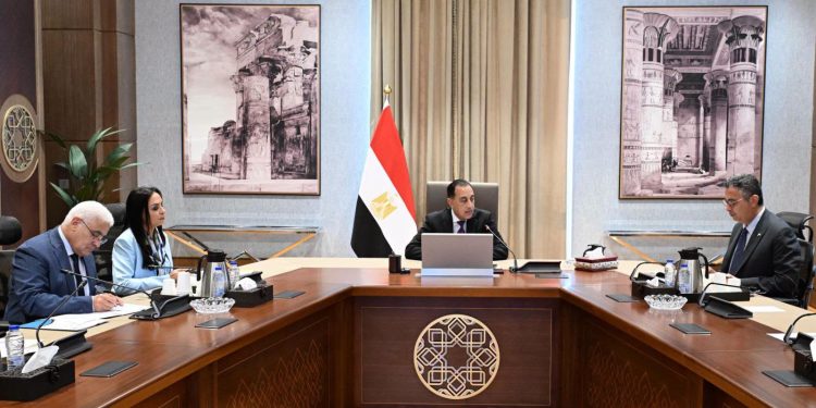 رئيس الوزراء يستعرض محاور جلسة بعنوان ” منظومة حماية اجتماعية أكثر فاعلية”