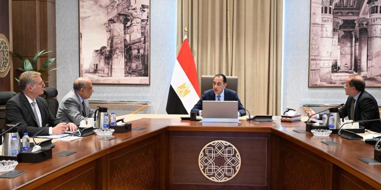 رئيس الوزراء يستعرض محاور جلسة “مسيرة الطاقة المصرية”