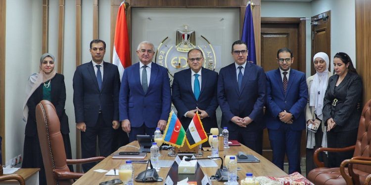 رئيس هيئة الدواء المصرية يبحث مع سفير أذربيجان بالقاهرة تعزيز التعاون الدوائي والتنظيمي وفتح افاق جديدة للدواء المصري