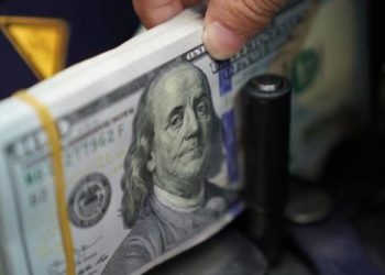 سعر الدولار يكسر حاجز الـ56 جنيها خلال منتصف تعاملات اليوم الإثنين