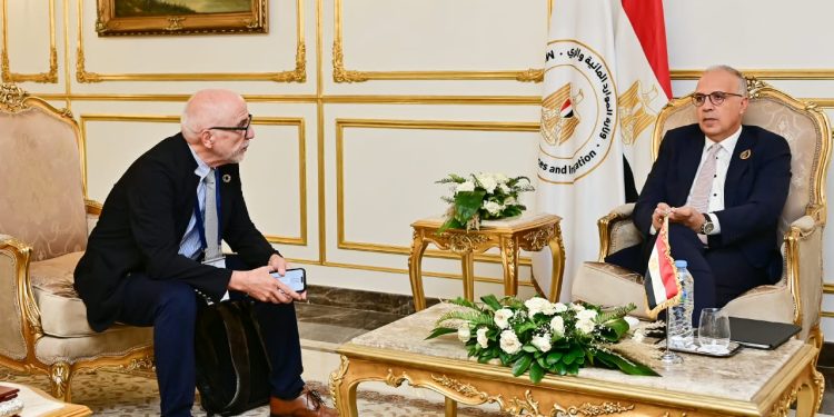 وزير الري يبحث مع رئيس معهد المياه المتوسطي تنسيق الجهود والاستعدادات لمؤتمر الأمم المتحدة للمياه ٢٠٢٦