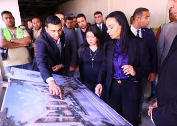وزيرة التضامن تتفقد صندوق دعم مشروعات الجمعيات الأهلية ومركز الدعم النفسي للأطفال بجسر السويس