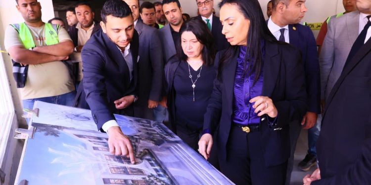 وزيرة التضامن تتفقد صندوق دعم مشروعات الجمعيات الأهلية ومركز الدعم النفسي للأطفال بجسر السويس