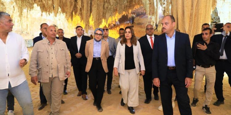 كهف الجارة محمية مصرية جديدة.. وزيرة التنمية المحلية ومحافظ الوادي الجديد تعلنان انضمامها للمحمية رقم 32