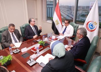 وزير الصحة يبحث التعاون مع «تكنوويف» لتطوير الجراحات الروبوتية وتوطين أحدث التقنيات الطبية
