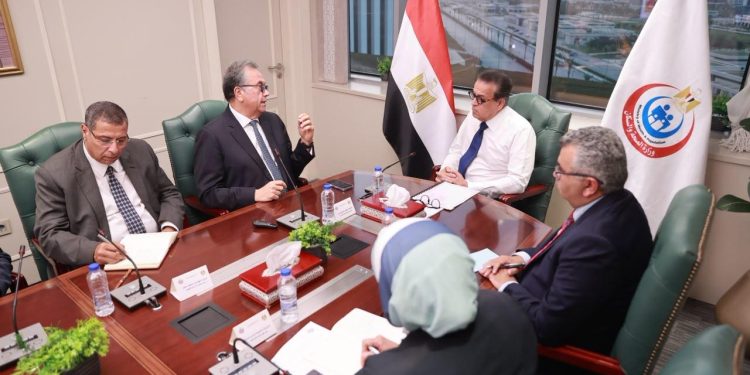 وزير الصحة يبحث التعاون مع «تكنوويف» لتطوير الجراحات الروبوتية وتوطين أحدث التقنيات الطبية