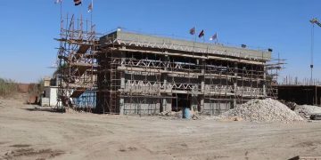 نائب وزيرة الإسكان يتفقد مشروع مأخذ وخطوط نقل المياه العكرة من نهر النيل إلى العاصمة الجديدة