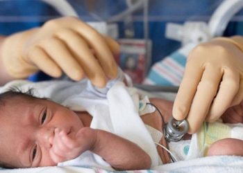 وزارة الصحة: فحص أكثر من 10.4 مليون طفل ضمن مبادرة الكشف المبكر وعلاج ضعف السمع لدى حديثي الولادة