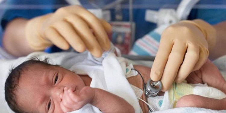 وزارة الصحة: فحص أكثر من 10.4 مليون طفل ضمن مبادرة الكشف المبكر وعلاج ضعف السمع لدى حديثي الولادة