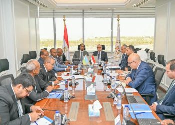 وزير الاستثمار ونظيره الجيبوتي يوقعان بروتوكول الاتفاق الإطاري لتعزيز التعاون الاستثماري والتجاري