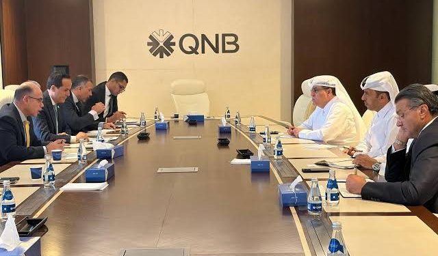 وزير الاستثمار يبحث مع الرئيس التنفيذي لمجموعة QNB تعزيز الترويج للطروحات الحكومية المصرية