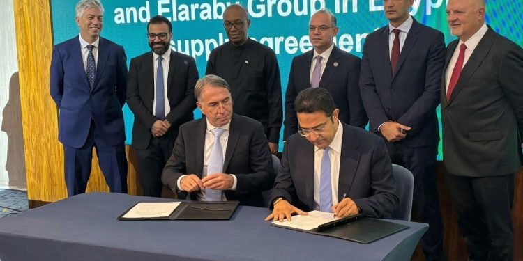 وزير الاستثمار يشهد توقيع شراكة بين «العربي» و«Malben Engineering» لتصنيع مكونات السيارات في مصر