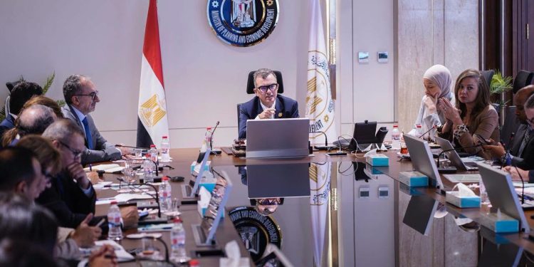 وزير التخطيط يستعرض التطورات الاقتصادية وملامح البرنامج الوطني للتحول الاقتصادي