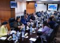 وزير التخطيط يستعرض مؤشرات أداء الاقتصاد وخطة التنمية الاقتصادية والاجتماعية  مع كبار الخبراء والأكاديميين والبرلمانيين
