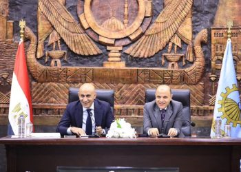 وزير التعليم ومحافظ الغربية يبحثان انتظام الدراسة وتعزيز الانضباط داخل المدارس