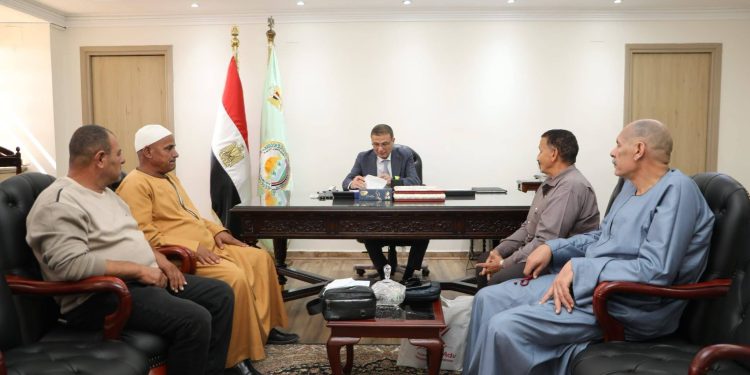 وزير الزراعة يلتقي ممثلي بعض الفلاحين بالبحيرة لمناقشة سبل تطوير الخدمات