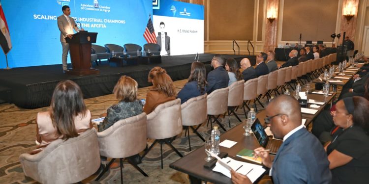 وزير الصناعة يفتتح منتدى التوسع الإقليمي للشركات المصرية بقطاعي الأدوية والصناعات الزراعية