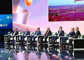 وزير الكهرباء يكشف سيناريوهات مواجهة أزمة الطاقة وخطط التوسع في الطاقة المتجددة والربط الكهربائي الإقليمي