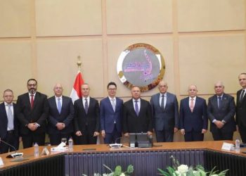 وزير النقل يشهد توقيع مذكرة تفاهم لإنشاء محطة الإسكندرية للصب الجاف غير النظيف بميناء المكس