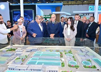 وزيرا الإسكان والري يتفقدان أجنحة الشركات المشاركة ويطلعان على أحدث تكنولوجيات المياه والصرف الصحي