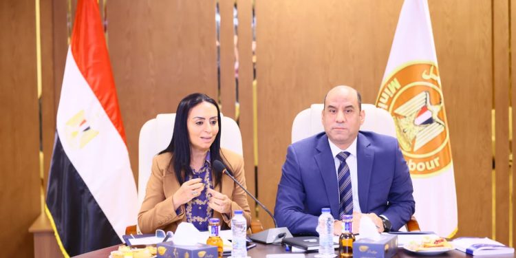 وزيرا العمل والتضامن الاجتماعي يترأسان اجتماع “لجنة الحماية الاجتماعية والتمكين الاقتصادي ورعاية العمالة غير المنتظمة”