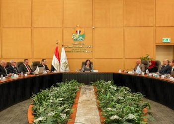 وزيرة الإسكان تتابع مستجدات ملف تقنين الأراضي في المدن الجديدة