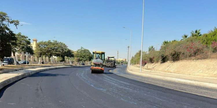 وزيرة الإسكان تتابع موقف تنفيذ عدد من مشروعات الطرق والمرافق والإسكان والخدمات بمدينتي حدائق أكتوبر والشيخ زايد