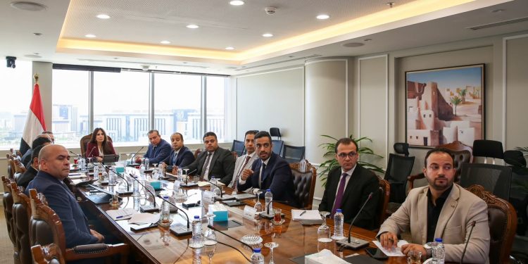 وزيرة الإسكان تستعرض الموقف التنفيذي لمشروعات الشراكة بين هيئة المجتمعات العمرانية الجديدة والقطاع الخاص