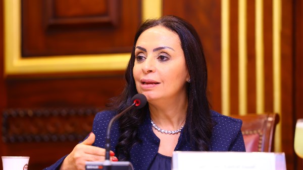 وزيرة التضامن الاجتماعي تتابع تداعيات حادثي الطريق الصحراوي الشرقي بمحافظة المنيا