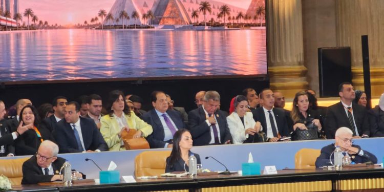 وزيرة التضامن تشارك في جلسة «ضبط الأسواق ومنظومة حماية اجتماعية أكثر فاعلية» بمنتدى مصر 2026