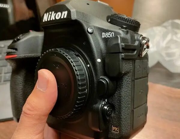 بودى نيكون nikon d850 حاله نادره لقطة بالبوكس كامل