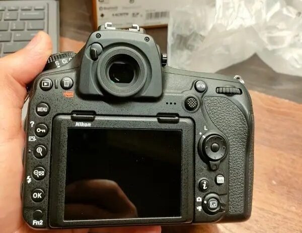 بودى نيكون nikon d850 حاله نادره لقطة بالبوكس كامل