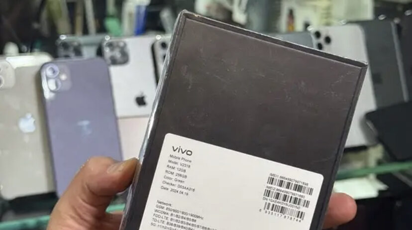 VIVO V30 جديد متبرشم